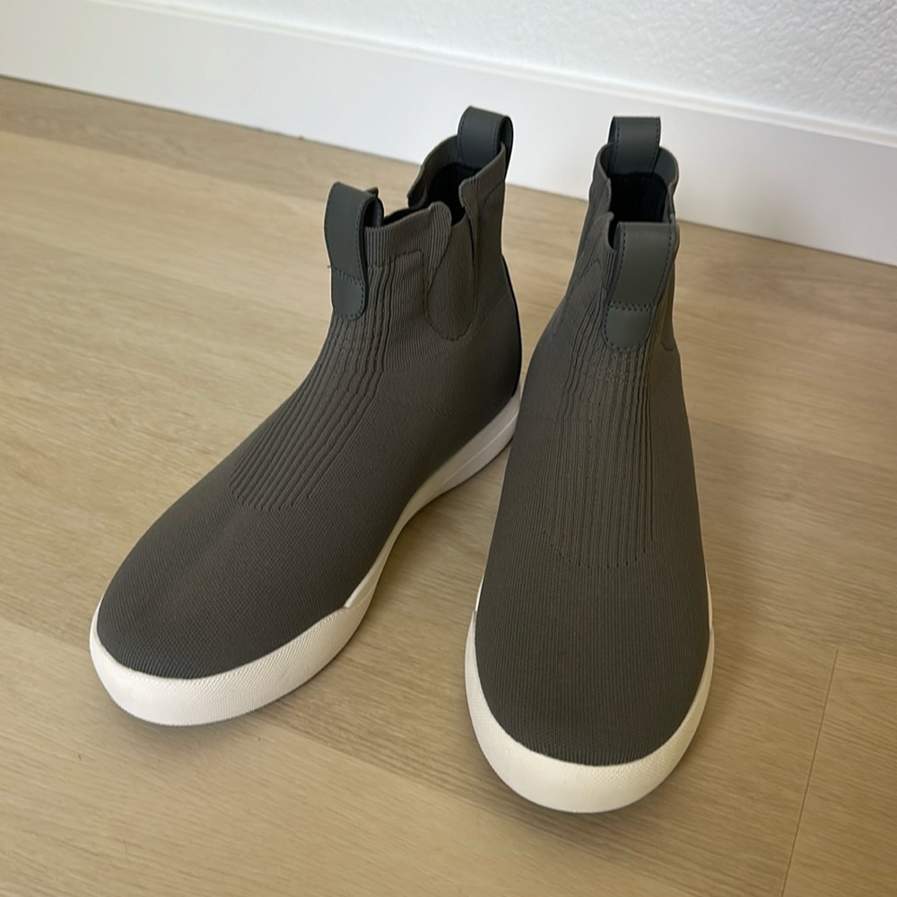New Vessi boots, size 11